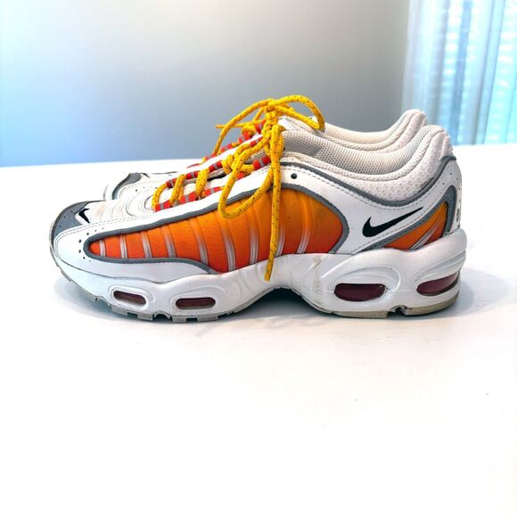 Nike Air Max Tailwind IV White University Gold 2019 Women’s Size 9 Running Shoes - Picture 2 of 9